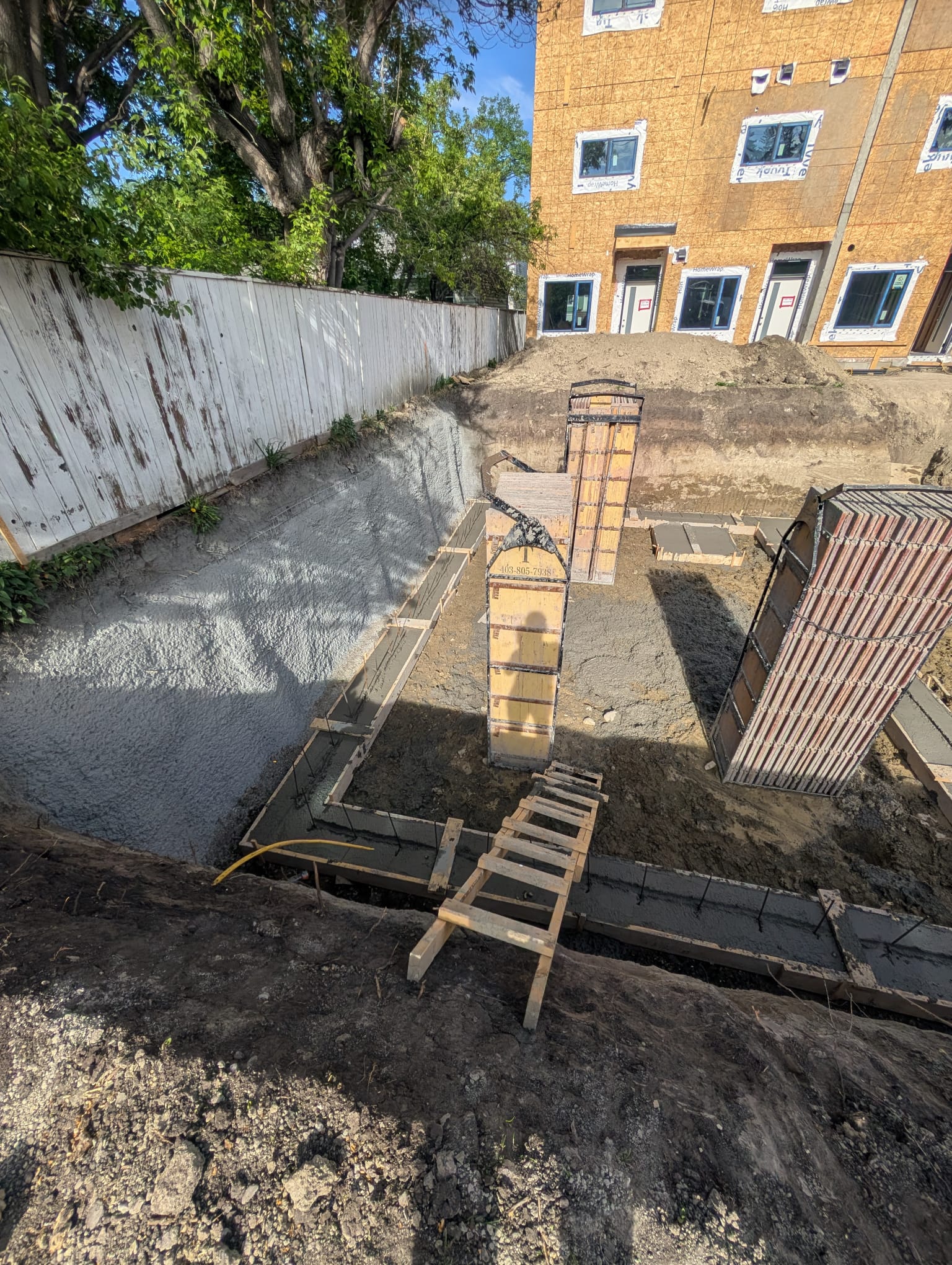 3207 29 St SW thumbnail 2